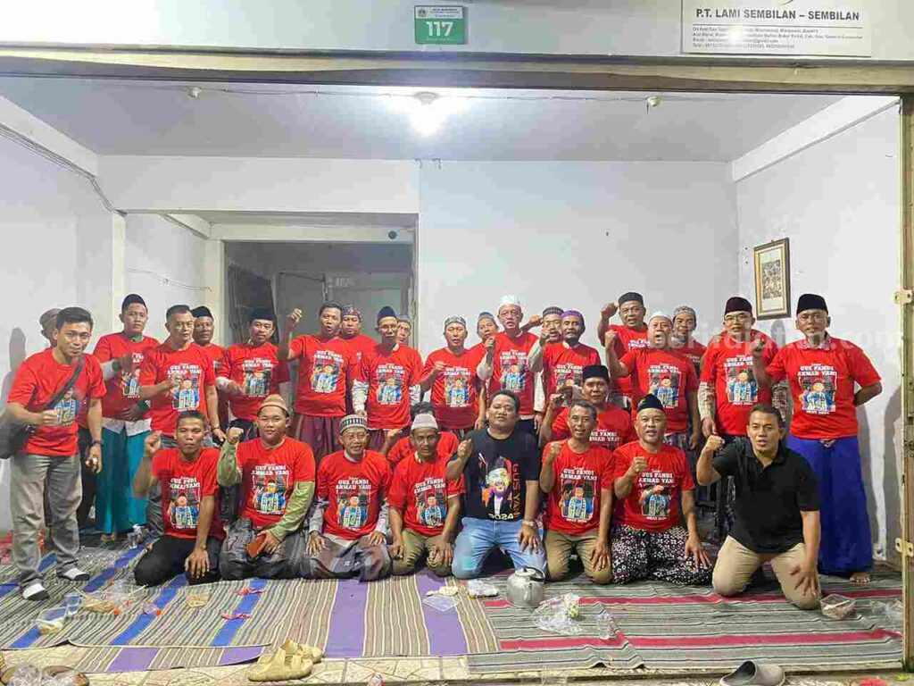 Relawan Sahabat NIAT melakukan deklarasi dukungan Gus Yani dan Bu Min di pilkada Gresik 2024