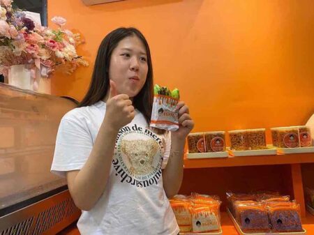 Roti Srikaya Agogo: Kenikmatan Otentik dari Warisan Resep Kuno di G-Walk Surabaya foto beritajatim