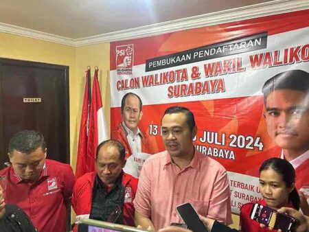 Daftar Bakal Calon Wali Kota Surabaya, PSI Sebut Sosok Bayu Airlangga Spesial Ketua DPD Pro Jokowi (Projo) Jawa Timur yang juga kader Golkar Bayu Airlangga.