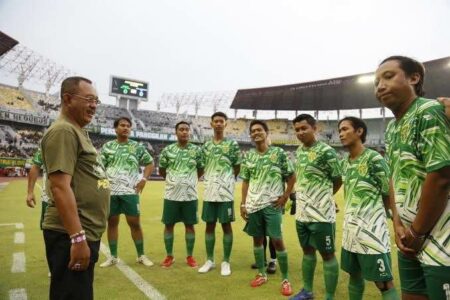 Cak Ji Kenang Nostalgia Masa Kecil, Panjat Pagar Tambaksari Agar Bisa Nonton Persebaya Perayaan HUT Persebaya