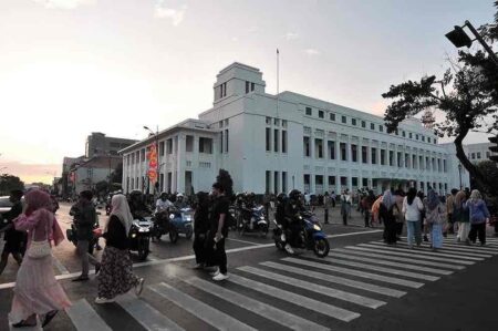 DPRD Sebut Kota Lama Tak Sekedar Wisata Tapi Panggung Kreativitas Arek Suroboyo DPRD Sebut Kota Lama Tak Sekedar Wisata Tapi Panggung Kreativitas Arek Suroboyo