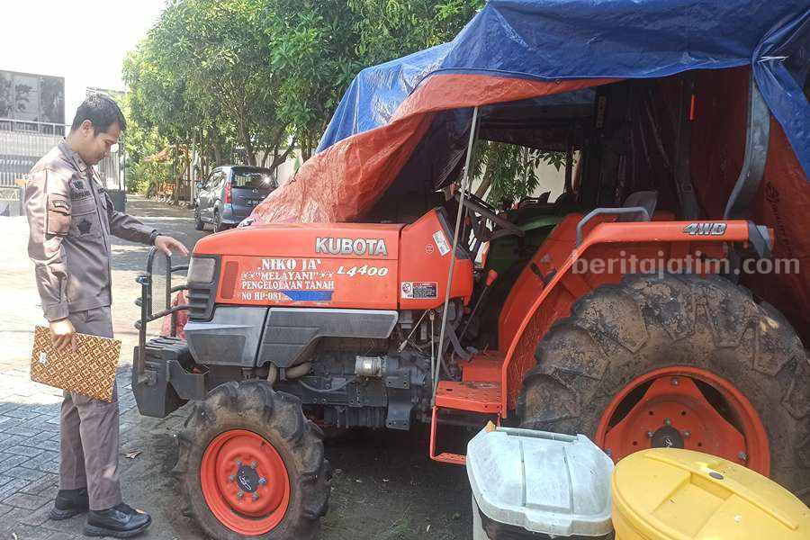 Alsintan hasil rampasan kasus korupsi yang akan segera dilelang Kejari Ponorogo. (Foto/Endra Dwiono/Beritajatim.com)