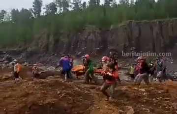 Korban Terakhir Longsor Lumajang Ditemukan, Keluarga Lega foto beritajatim
