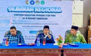 Ini Persoalan dan Solusi Madrasah Versi PGMNI Jatim Ketua PGMNI Jatim, Moh Ali Muhsin (tengah) saat mengisi Seminar Regional yang digelar HMPS PGMI IAI Al-Khairat Pamekasan, Kamis (13/6/2024).