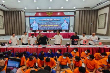 Hanya 12 Hari, Polda Jatim Tangkap Ribuan Penjahat Jalanan Ribuan tersangka kejahatan 3C saat dirilis di Polda Jawa Timur.