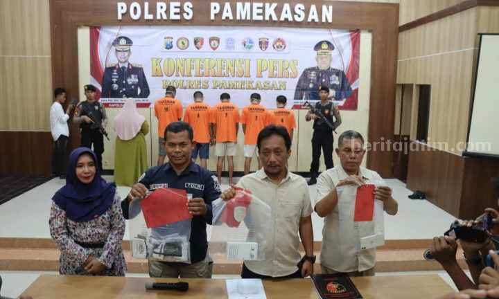 Suasana konferensi pers hasil Operasi Sikat Semeru 2024 di Gedung Bhayangkara Polres Pamekasan, Jl Stadion 81 Pamekasan, Kamis (20/6/2024).