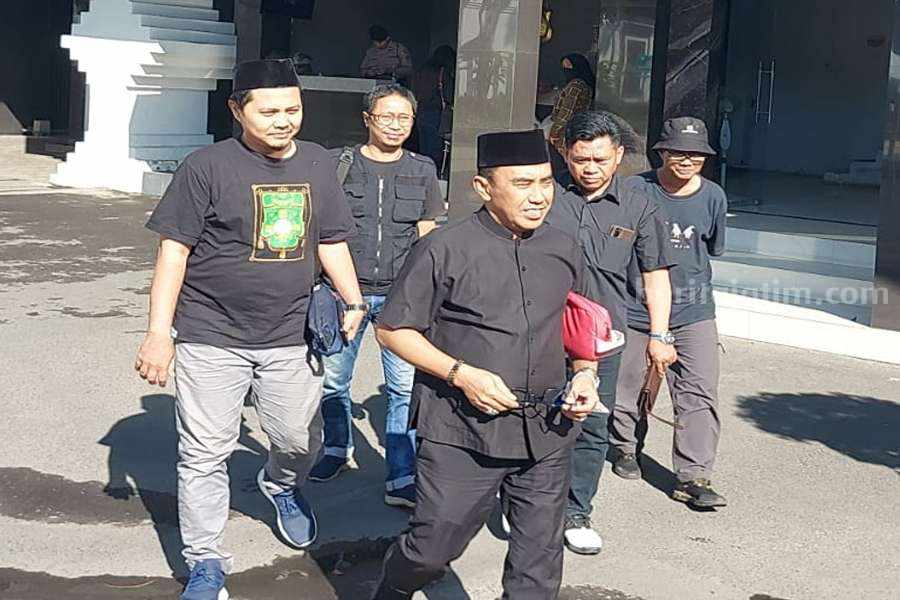 Ali Mahfud saat mengadu ke Polrestabes Surabaya.