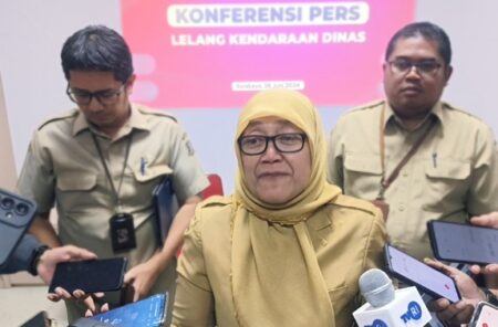 Lelang Kendaraan Dinas Pemkot Surabaya Baru Terjual 180 Unit foto beritajatim