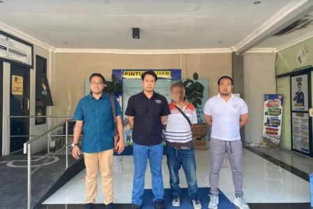Ribut dengan Ibu di Tulungagung, Imigrasi Blitar Pulangkan WN Malaysia foto beritajatim