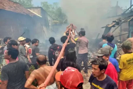Kebakaran Lamongan