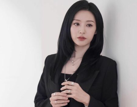 Potret Kim Ji Won yang akan gelar fan meeting di Indonesia.(Instagram/@geewonii)