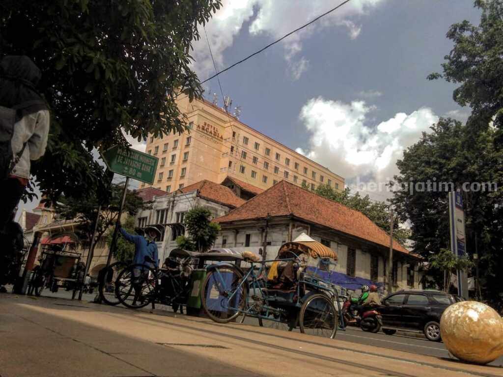 Viral! Wisata Kota Lama Surabaya Ramai Pengunjung Meski Belum Diresmikan Kawasan Kota Tua Surabaya atau Wisata Kota Lama di Surabaya. (Fitri Yuliani/beritajatim.com)