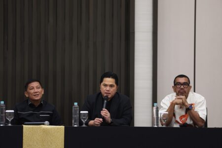 PSSI Perketat Aturan Lisensi Klub, Melanggar Izin Bakal Dicabut Ketua umum PSSI Erick Thohir ketika memaparkan transformasi Liga Sepak bola Indonesia kepada awak media di Jakarta. Foto: PSSI