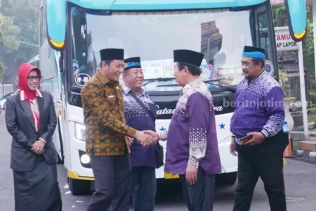 Lepas CJH Sidoarjo, Plt Bupati: Cuaca di Arab Saudi Berbeda