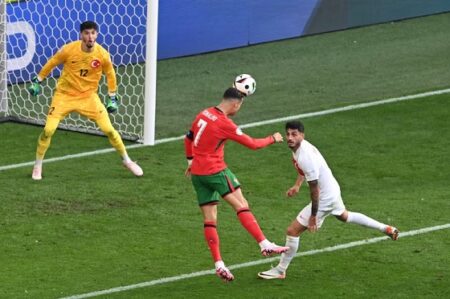 Euro 2024: Preview Pertandingan dan Prediksi Skor Portugal Vs Prancis Tandukan Cristiano Ronaldo kapten tim Portugal gagal berbuah gol di pertandingan melawan Turki pada 22 Juni 2024 lalu. (Foto: Reuters)