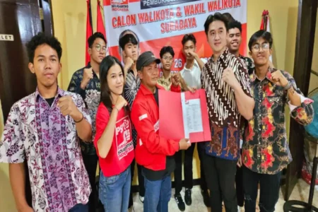 Bro Richard Kembalikan Formulir Pendaftaran Cawawali Surabaya Richard Handiwiyanto