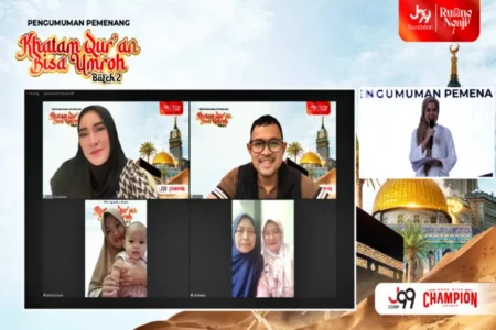 Ruang Ngaji Mengirimkan Dua Pemenang #KhatamQuranBisaUmroh ke Tanah Suci J99 Corp