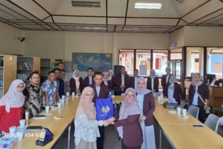 Dosen Unesa Latih Guru SILN Singapura Manfaatkan Akun Belajar.Id