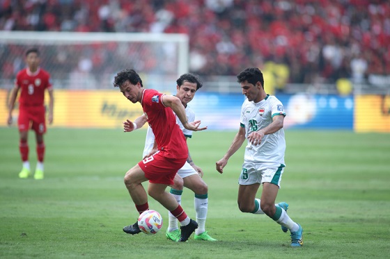 Aksi Thom Haye ketika Timnas Indonesia dikalahkan Irak dengan skor 0-2 pada Kamis (6/6/2024). (Foto: PSSI)
