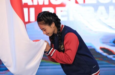 Atlet senam Indonesia, Rifda Irfanaluthfi menjelang keberangkatan ke Belanda untuk persiapan terakhir menuju Olimpiade 2024. Foto: NOC Indonesia