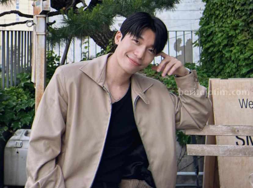 Potret Wi Ha Joon, aktor tampan Korea Selatan. (Instagram/@wi_wi_wi)