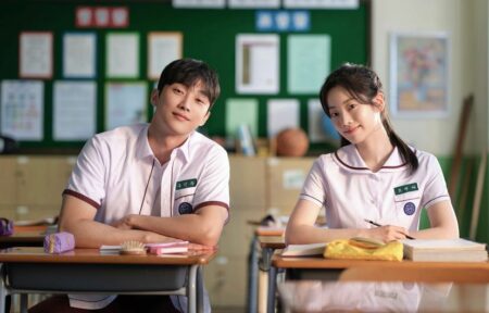 Foto Jinyoung B1A4 dan Dahyun TWICE dalam film "You Are The Apple of My Eyes." (Instagram/@stuidotake_)