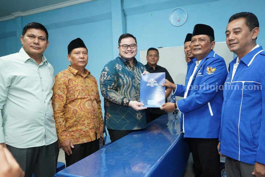 Ketua DPD PAN Kabupaten Kediri Widyo Harsono memberi kode keras dukungan ke Bupati Kediri Hanindhito Himawan Pramana kembali maju di Pilkada 2024