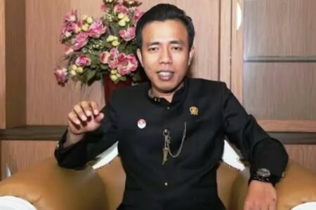 - Bendahara DPW PKB Jatim, Fauzan Fuadi