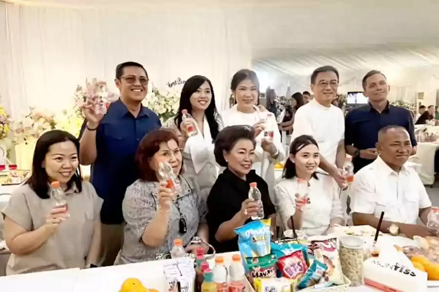 Para bos kuliner legendaris Surabaya. (Instagram/bu.rudy)