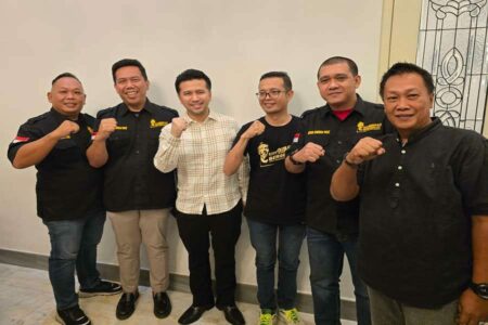 Relawan KAMI Gibran Targetkan Kemenangan 65 Persen Khofifah-Emil Cawagub petahana, Emil Dardak saat bertemu pengurus Relawan Kawan Militan (KAMI) Gibran