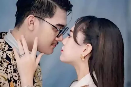 Akad Nikah Happy Asmara dan Gilga Digelar Tertutup, Trending #1 Kediri Happy Asmara dan Gilga Syahid, pasangan penyanyi dangdut asal Kediri, Sabtu (22/06/2024). (Foto: Isti)