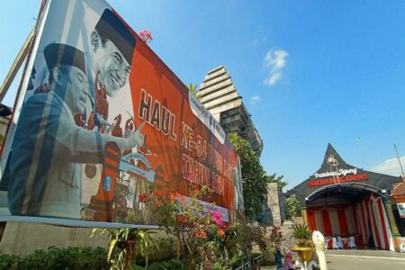 Haul Bung Karno ke-54, Megawati dan Sukmawati Fix Datang Ke Blitar Suasana Makam Bung Karno Jelang Kedatangan Megawati dan Sukmawati, Kamis (20/06/2024). (Foto : Winanto/beritajatim.com)