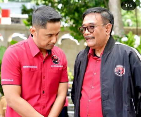 Hengky Kurniawan bersama Sekjen PDIP, Hasto Kristiyanto dan Ketua DPP PDIP, Djarot Saiful Hidayat saat di Makam Bung Karno Kota Blitar, Jumat (21/06/2024). (foto : Ig Hengkykurniawan)