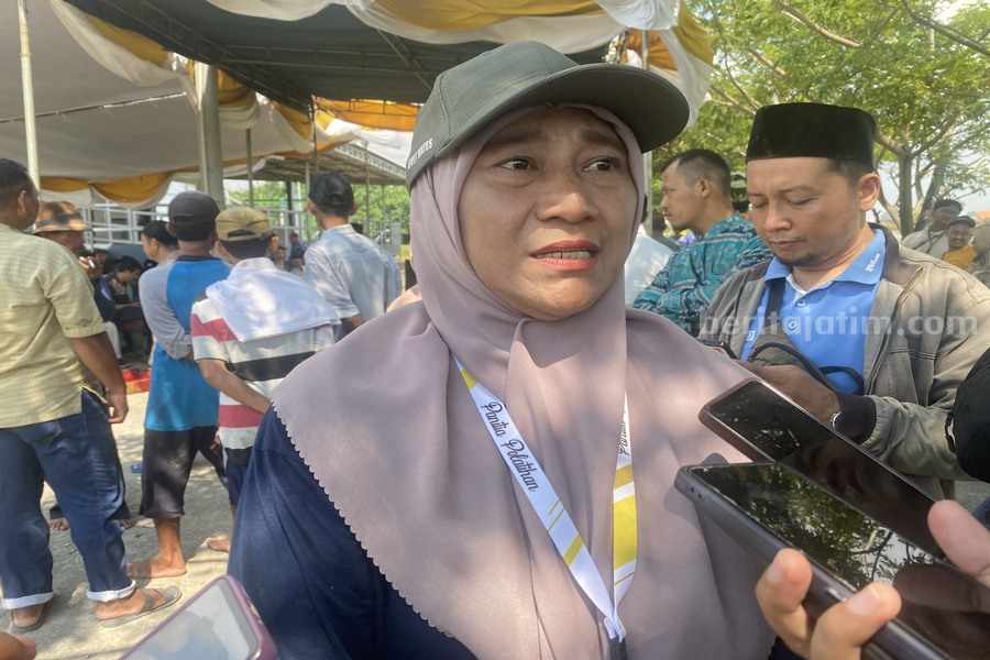 Kepala Bidang serta Plt. Sekretaris DKP2P Tuban, Pipin Diah Larasati. [foto: Diah Ayu/beritajatim.com]