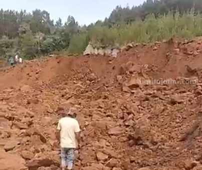 Timbunan Longsor yang Kubur 4 Orang di Lumajang Capai 20 Meter foto beritajatim