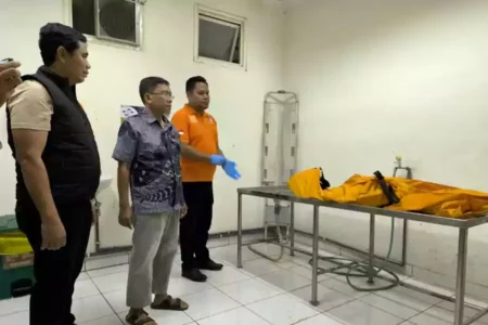 Mayat yang terbakar saat berada di RSUD Bangkalan.