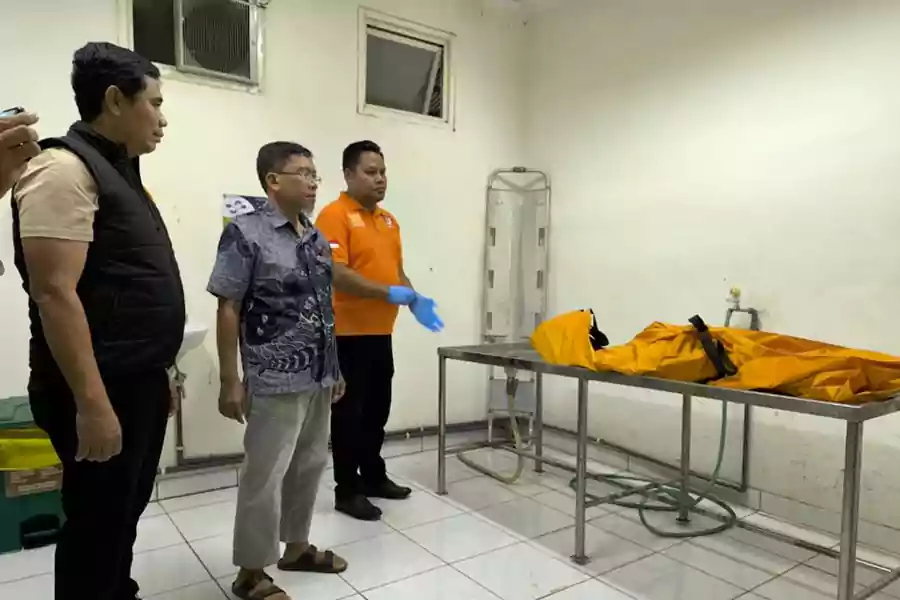 Mayat yang terbakar saat berada di RSUD Bangkalan.
