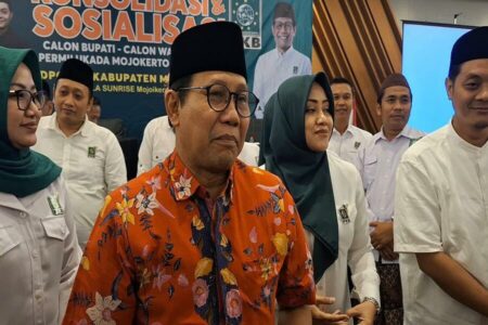 : Ketua Desk Pilkada DPP PKB, Abdul Halim Iskandar usai menghadiri Konsolidasi dan Sosialisasi Calon Bupati dan Calon Wakil Bupati Pemilukada Mojokerto 2024, DPC PKB Kabupaten Mojokerto di aula salah satu hotel di Kota Mojokerto, Rabu (5/6/2024) kemarin. [Foto : ist]