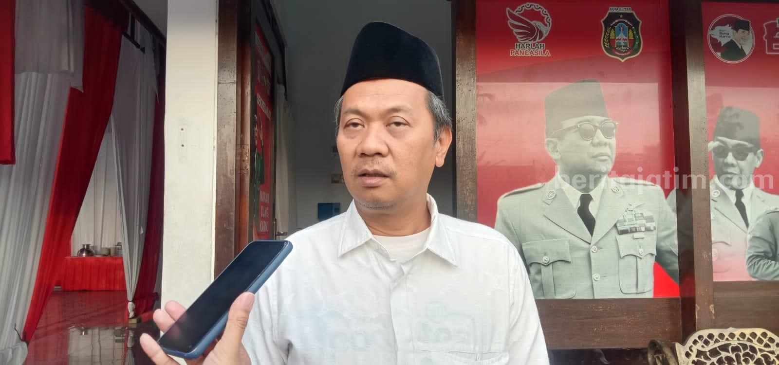 Syahrul Alim, Ketua DPC PDIP Kota Blitar, Senin (24/06/2024). (foto : Winanto/beritajatim.com)