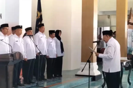 Lantik Pengurus PMI Pacitan, Imam Utomo Minta Segera Bekerja foto beritajatim