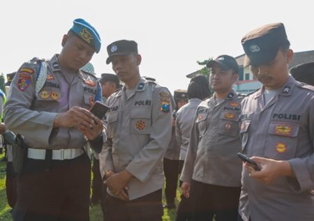 Ponsel Anggota Polres Jombang Dirazia, Buntut Meninggalnya Briptu RDW? foto beritajatim