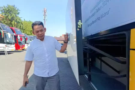 Kebakaran di Pool Damri Surabaya, Manajeman Pastikan Tidak Pengaruhi Penjemputan Jamaah Haji Manager Usaha Damri Cabang Surabaya, M. Rizki Pramusinto.