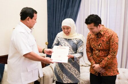 Gerindra Resmi ke Khofifah-Emil, Khofifah: Siap Menang Pilgub Jatim 2024 foto beritajatim