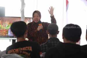 Mensos Risma Berikan Bantuan Untuk PENA MUDA di Lebak Mensos Risma Berikan Bantuan Untuk PENA MUDA di Lebak