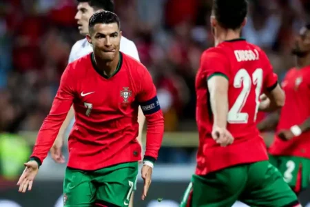 Ronaldo saat bermain di Portugal.