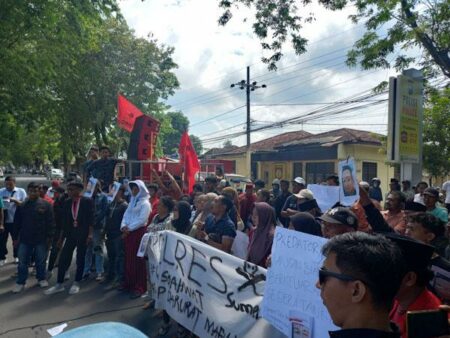 GMNI dan Keluarga Korban Asusila Guru Geruduk Polres Sumenep, Ada Apa? GMNI dan Keluarga Korban Asusila Guru Geruduk Polres Sumenep