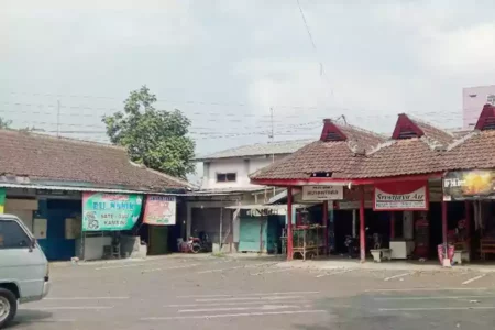 Suasana Terminal Lodoyo Kecamatan Sutojayan Kabupaten Blitar, Sabtu (29/06/2024). (Foto: Winanto/Beritajatim.com)