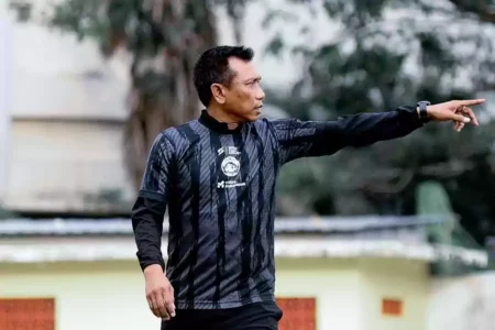 Pelatih Widodo Cahyono Putro yang kontraknya tidak diperpanjang oleh manajemen Arema FC.
