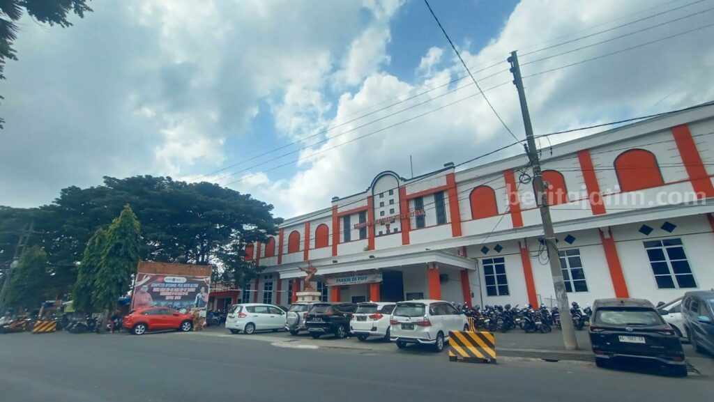 : Stadion Soperiadi Kota Blitar, Jumat (7/6/2024). (foto: Winanto/beritajatim.com)
