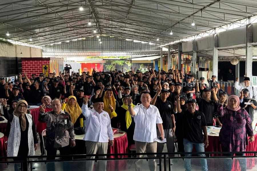 Gerindra membentuk tim pemenangan per RT untuk Pilwali Blitar, Jumat (7/6/2024). (Foto : Winanto/beritajatim.com)